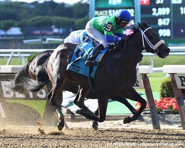 By the Moon holds on to defend Bed o’ Roses title