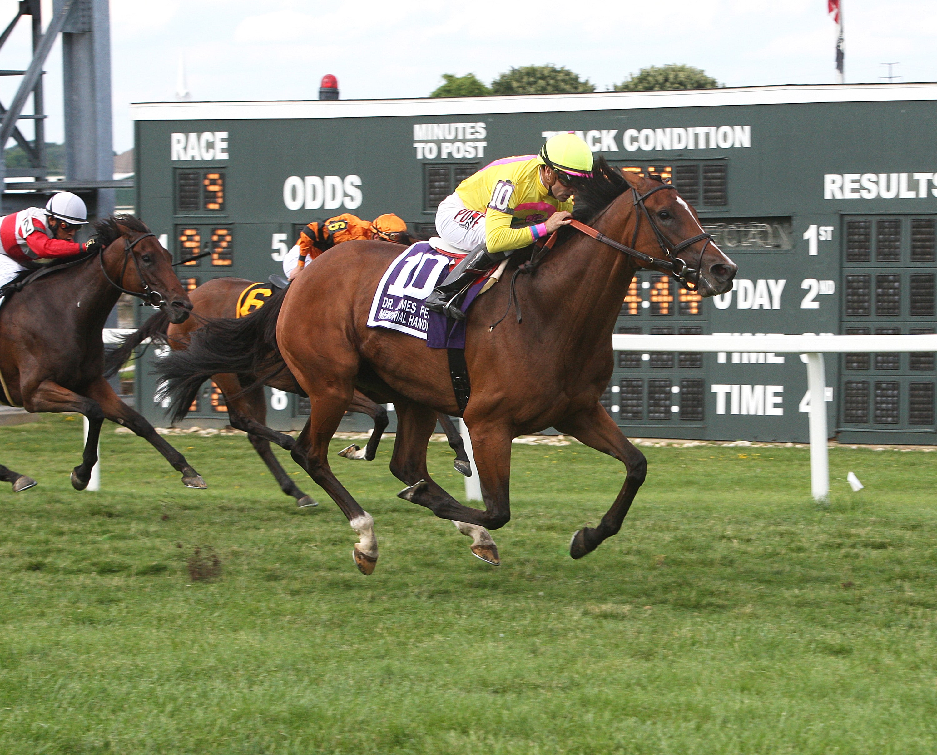 Fourstar Crook keeps win streak alive in Penny Memorial