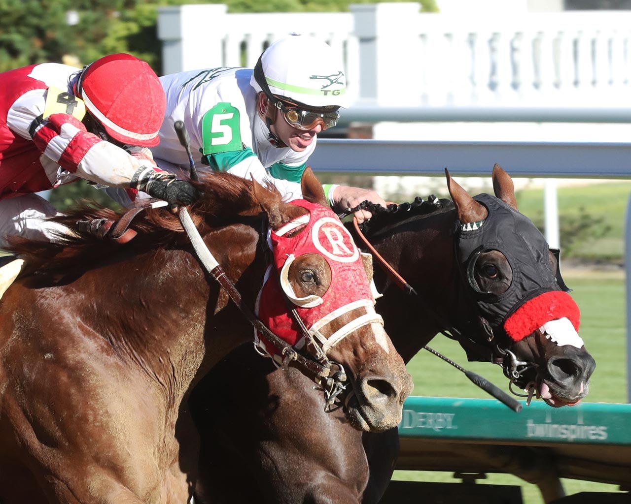Hot Rod Charlie denies Rich Strike by a head in Lukas Classic