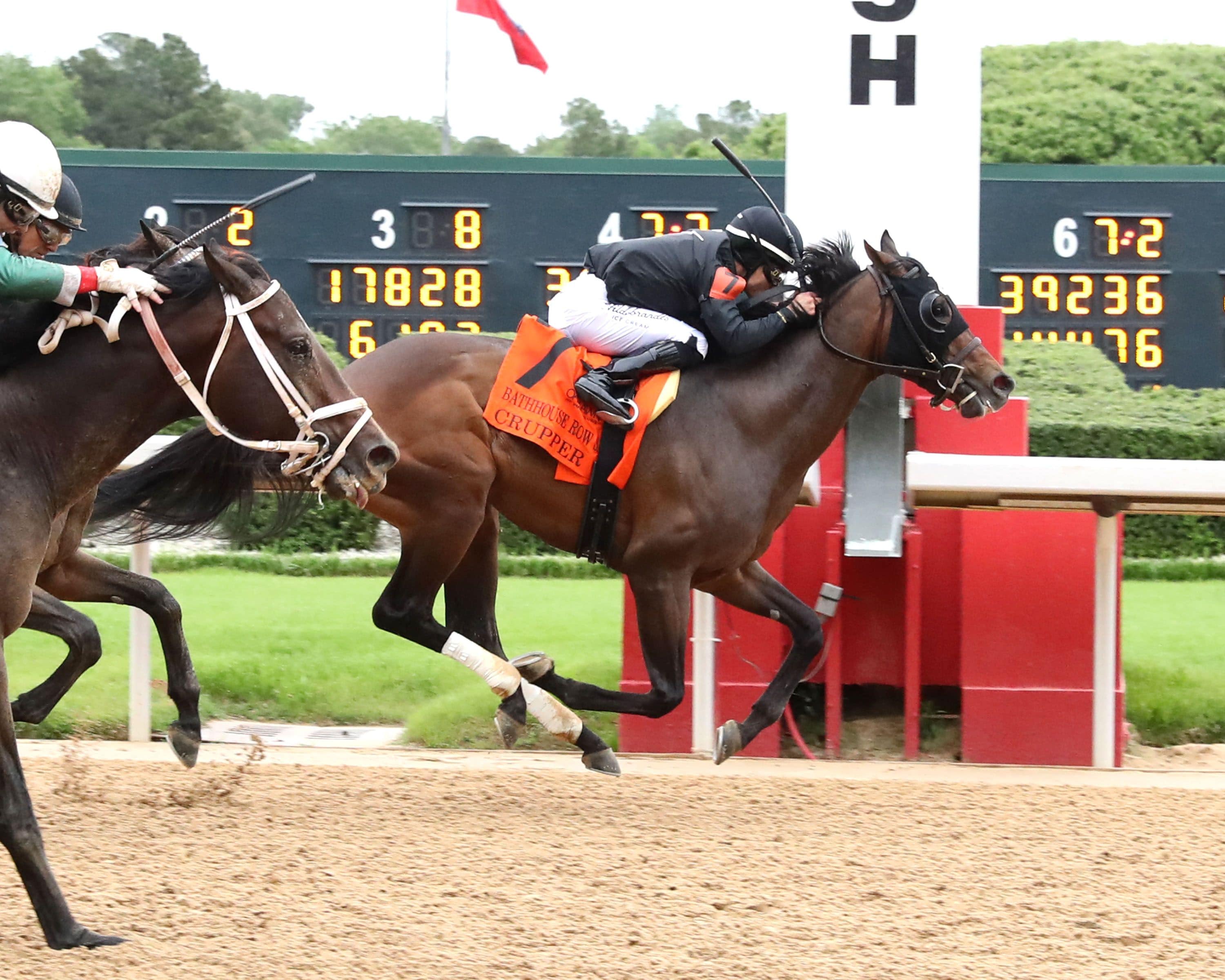 Crupper wins the Bathhouse Row S. 