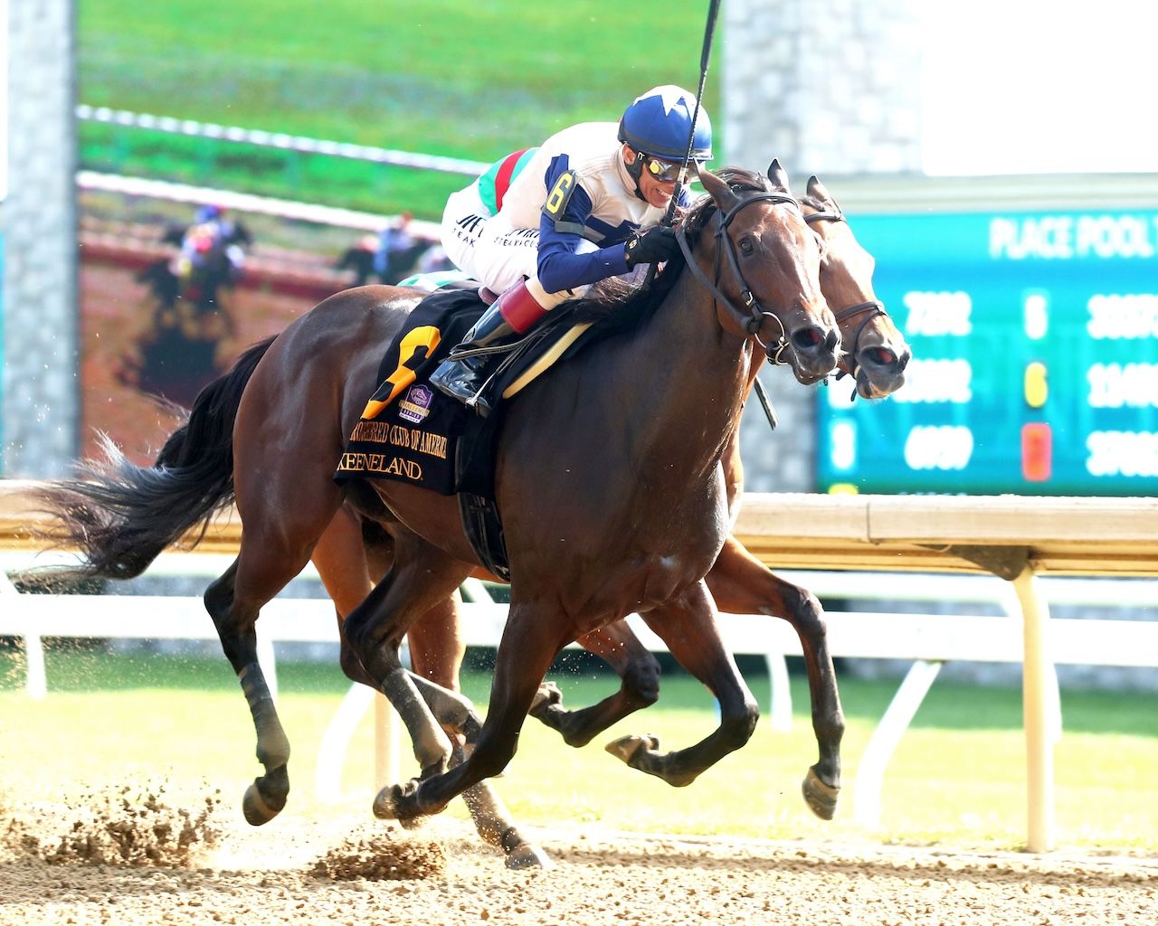 Praying wins the Thoroughbred Club of America at Keeneland.