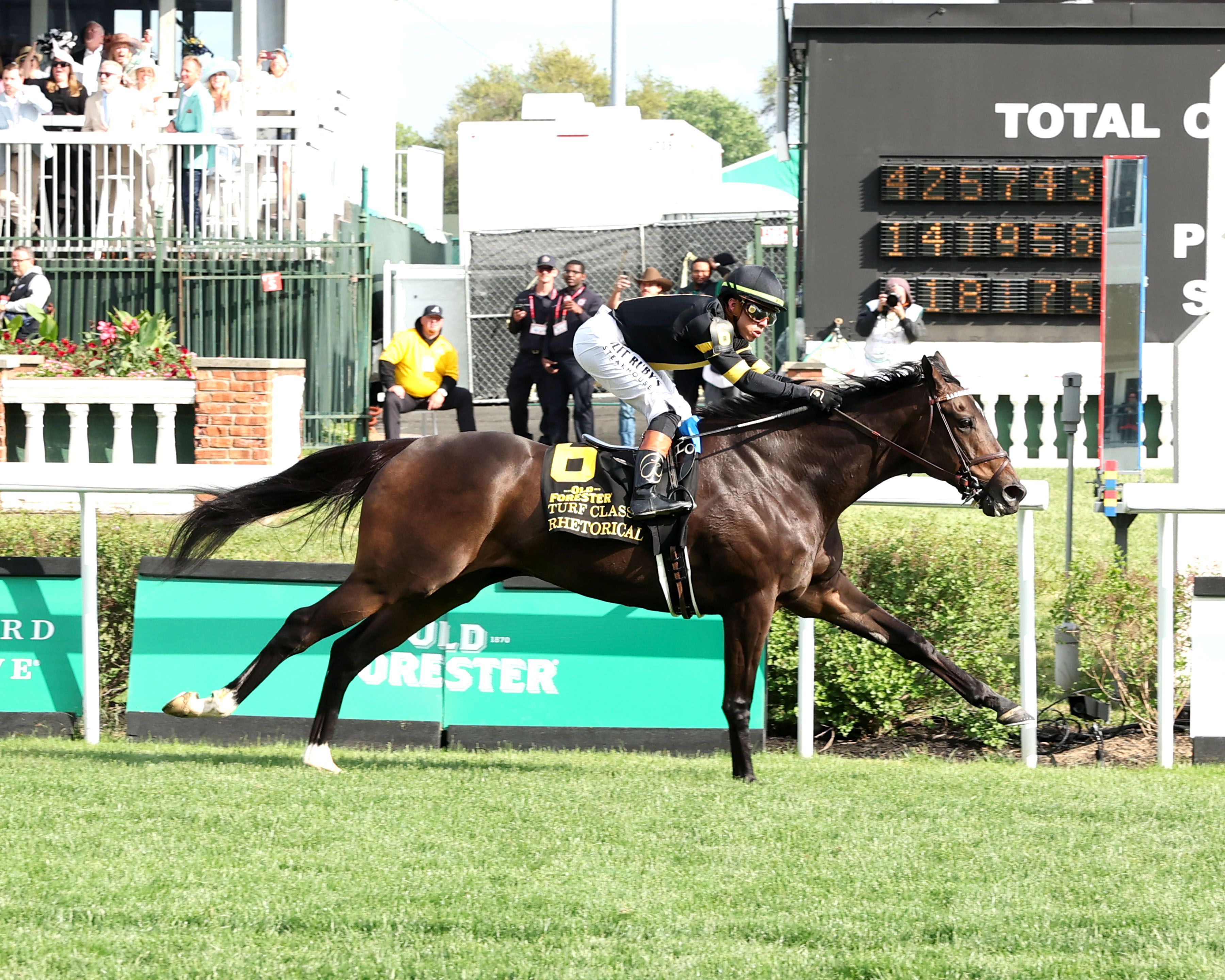 Rhetorical lowered Lure's stakes record in the Turf Classic (G1)