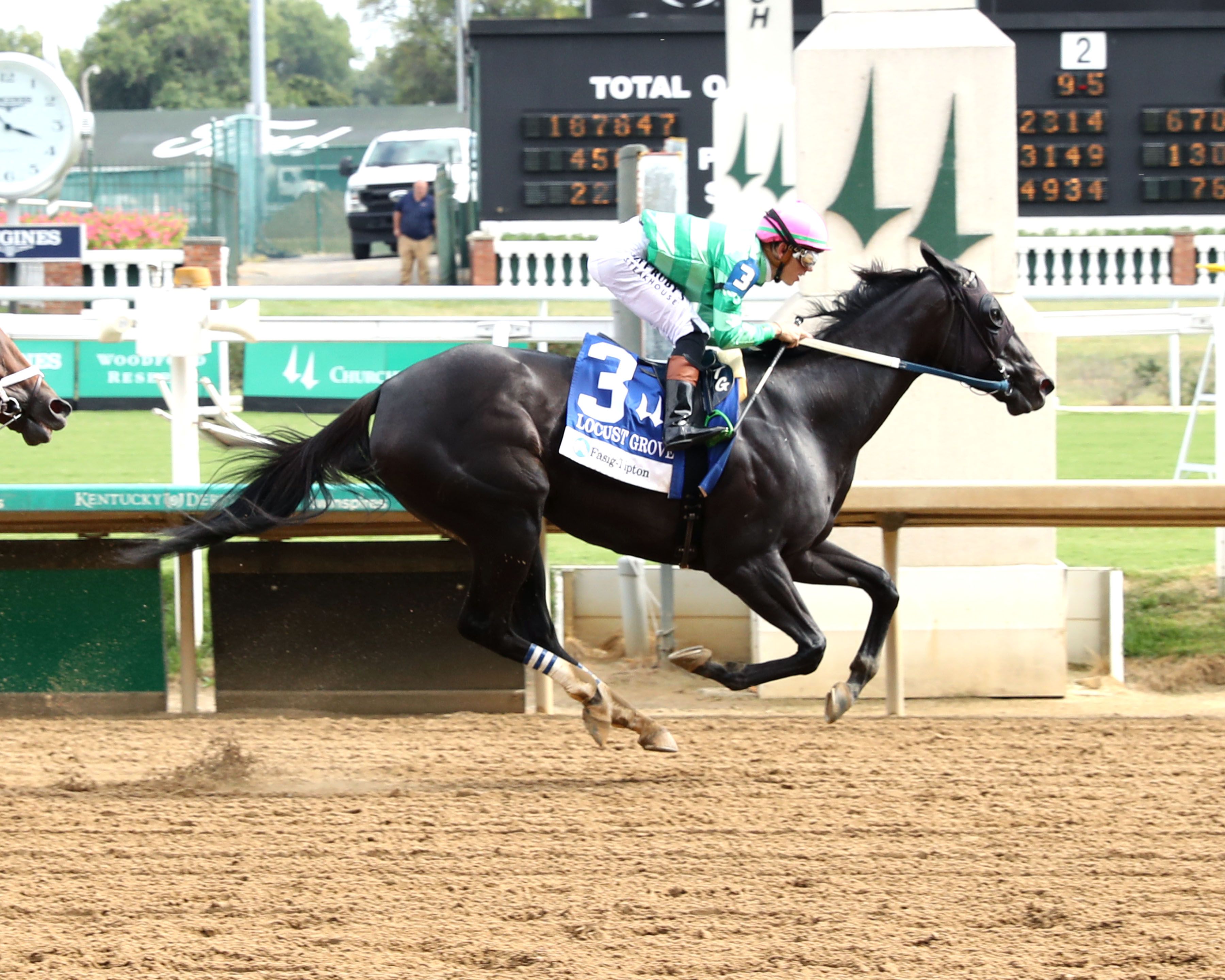 Royal Spa wins the Locust Grove (G2) at Churchill Downs.