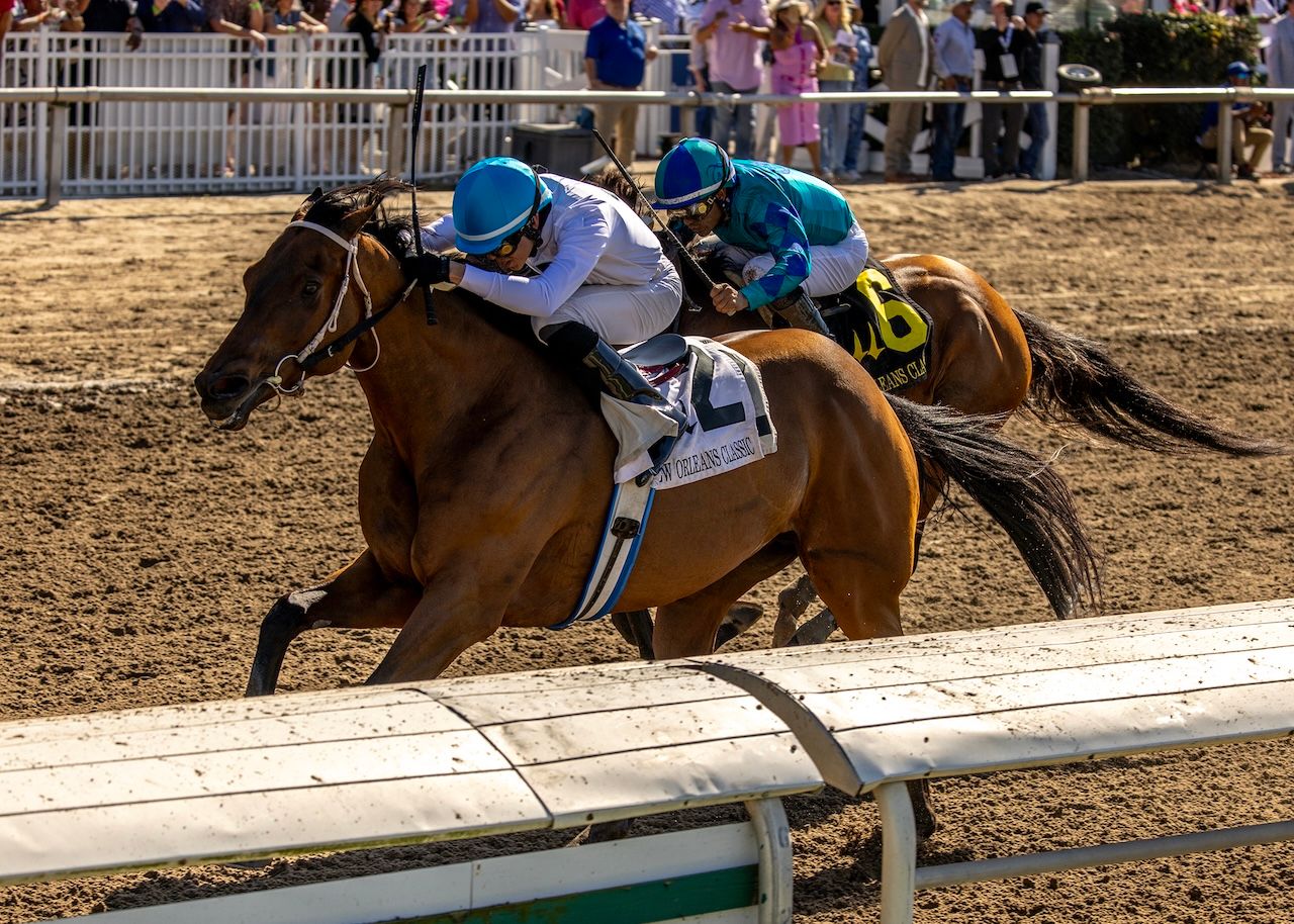 Touchuponastar wins the New Orleans Classic at Fair Grounds.